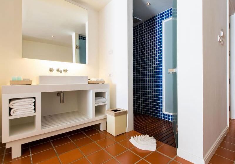 غرفة قياسية مطلّة علي النهر, Hampton Inn Helen