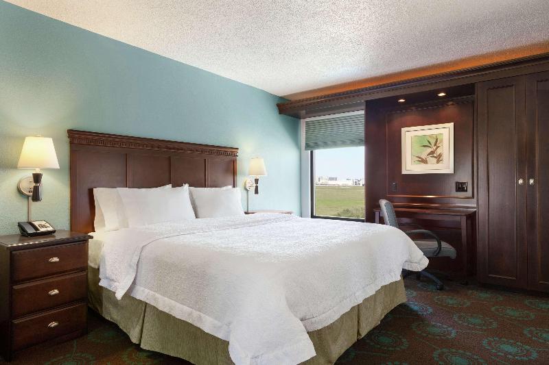 מיטת קינג בסוויטה, Hampton Inn Houstonnorthwest