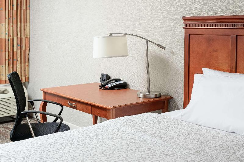 带大床的标准间, Hampton Inn Oak Ridge Knoxville