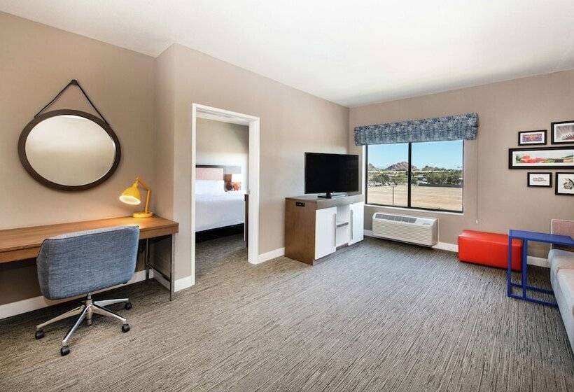 سوییت اجرایی, Hampton Inn Phoenix Airport North