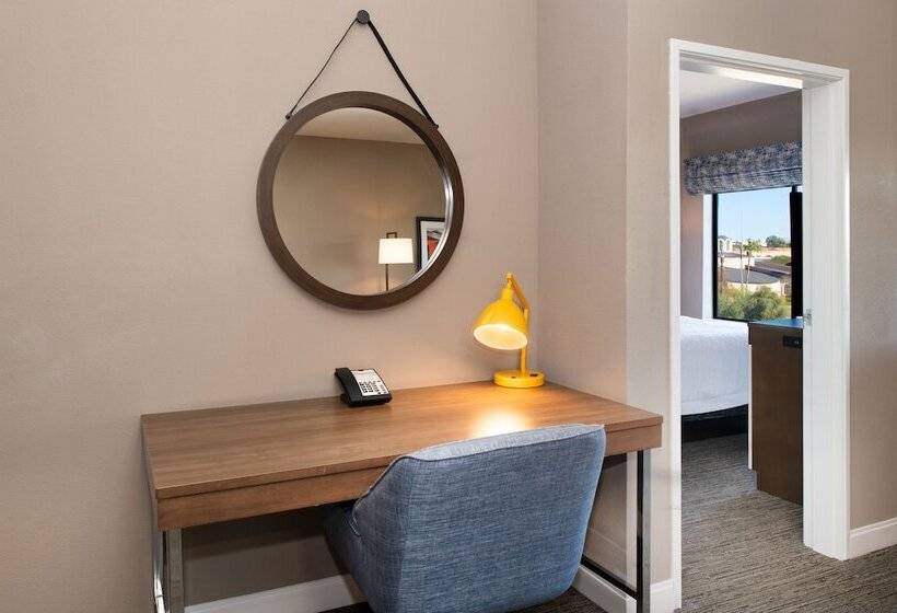 سوییت, Hampton Inn Phoenix Airport North