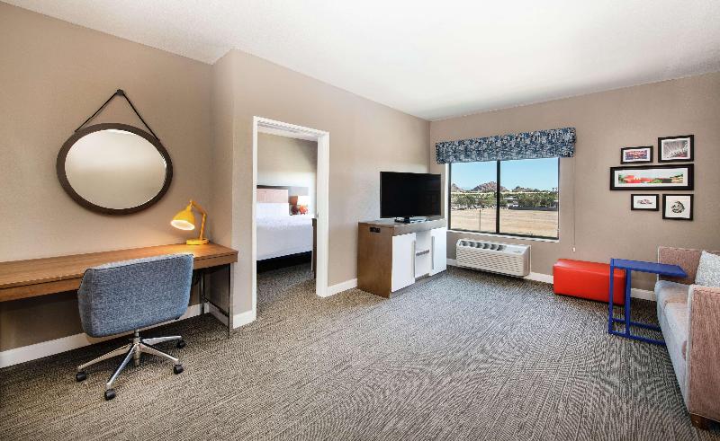 سوییت اجرایی, Hampton Inn Phoenix Airport North