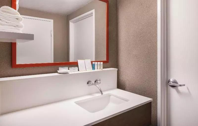 اتاق استاندارد با تخت بزرگ, Hampton Inn Phoenix Airport North