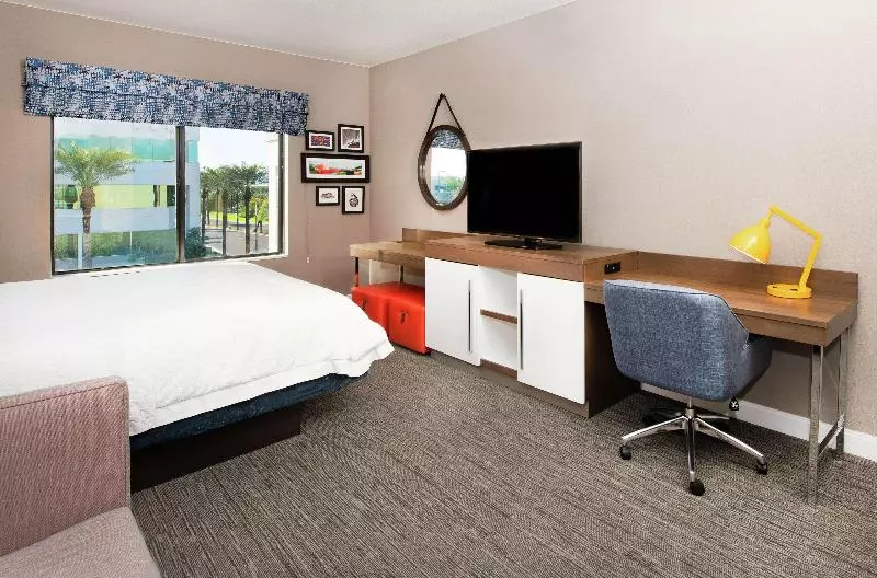اتاق استاندارد با تخت بزرگ, Hampton Inn Phoenix Airport North