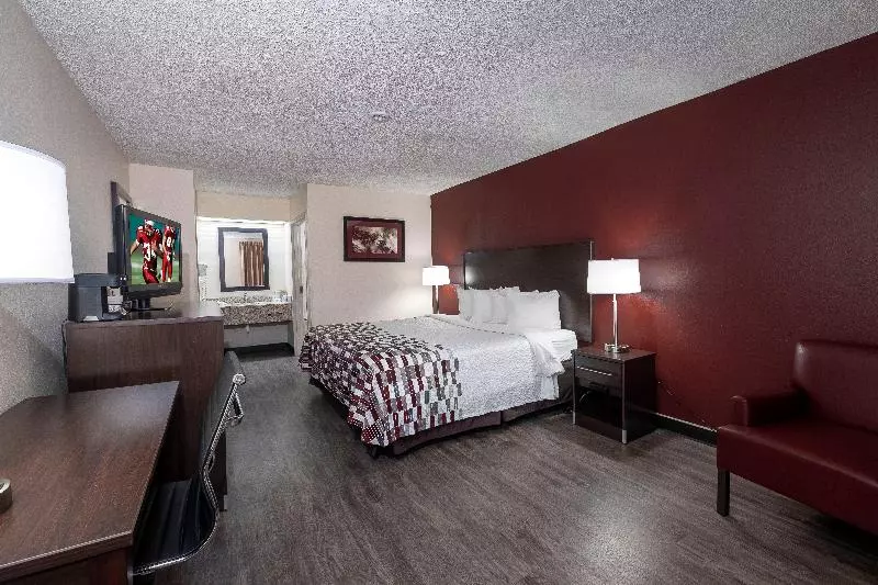 キングサイズベッドのデラックスルーム, Red Roof Inn Prattville