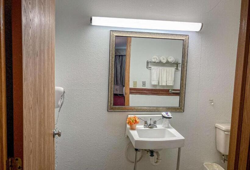 スイート, Motel 6 Elkhart, In