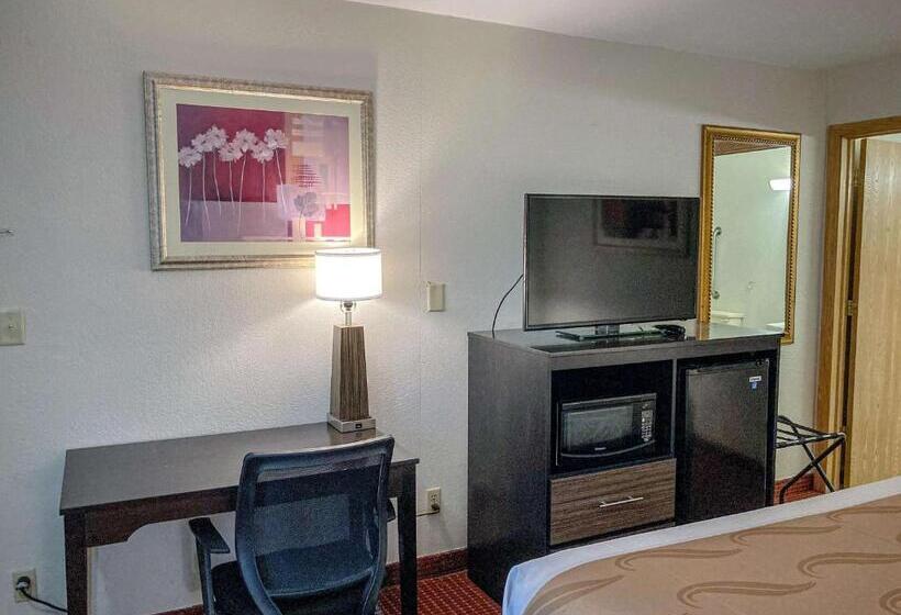 スイート, Motel 6 Elkhart, In