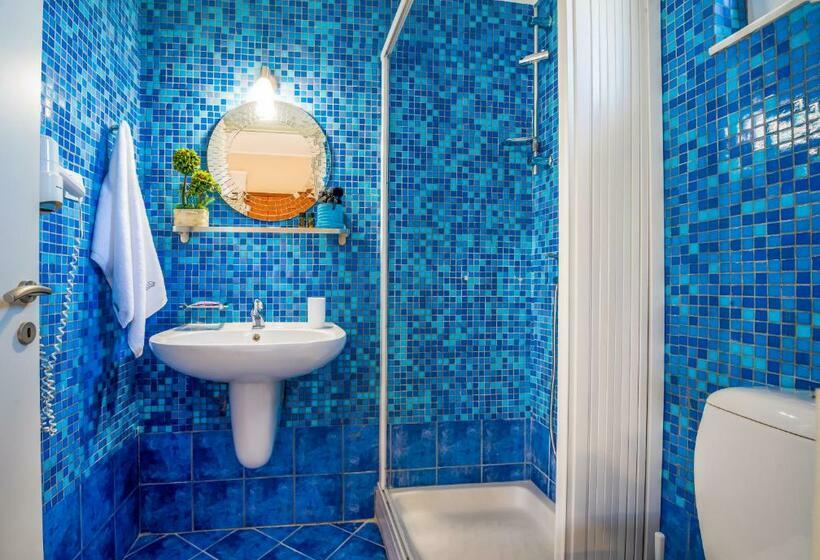 غرفة قياسية مزوَّدة بشُرفة, Gianthea Studios And Apt