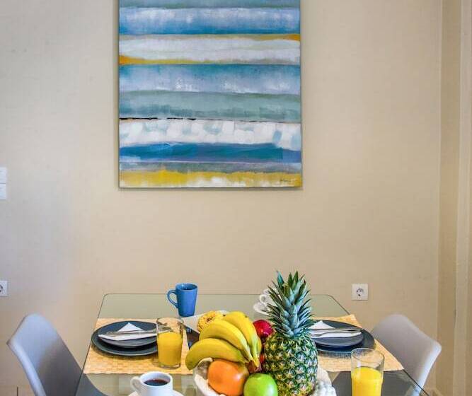 غرفة قياسية رباعية مزودة بشُرفة, Gianthea Studios And Apt