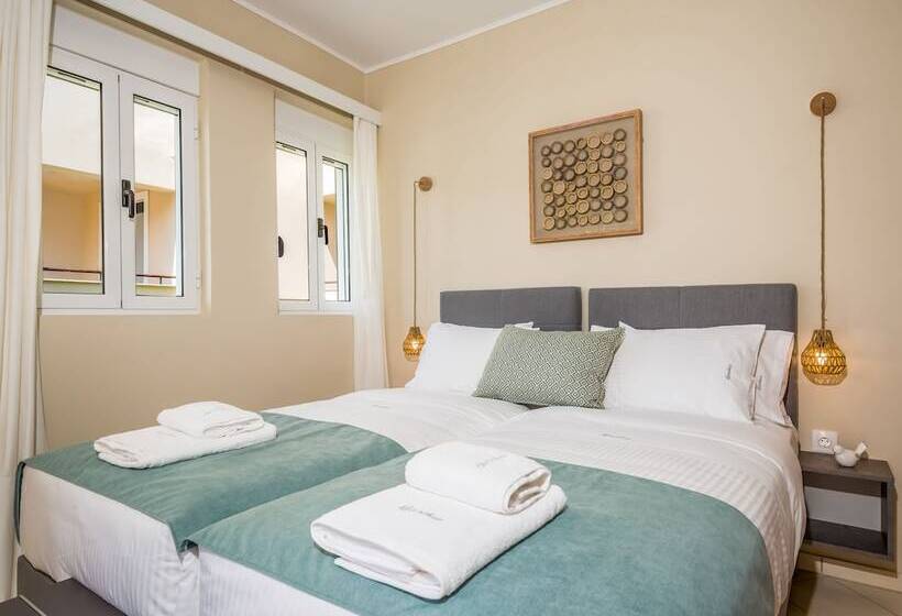 غرفة قياسية ثلاثية مطلة علي حمام السباحة, Gianthea Studios And Apt