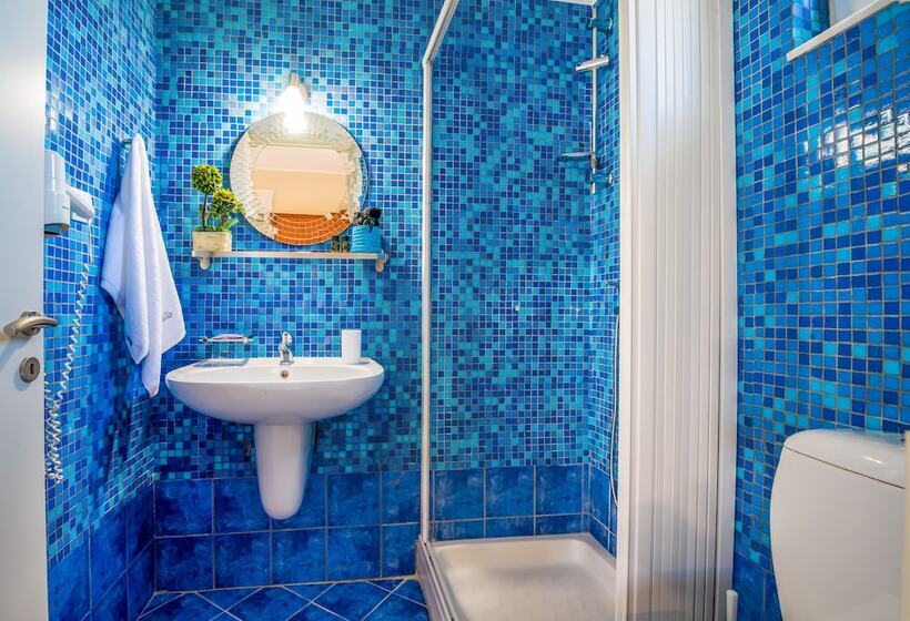 غرفة قياسية مزوَّدة بشُرفة, Gianthea Studios And Apt