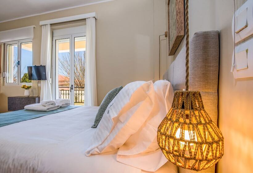 غرفة قياسية مطلّة علي حمام السباحة, Gianthea Studios And Apt