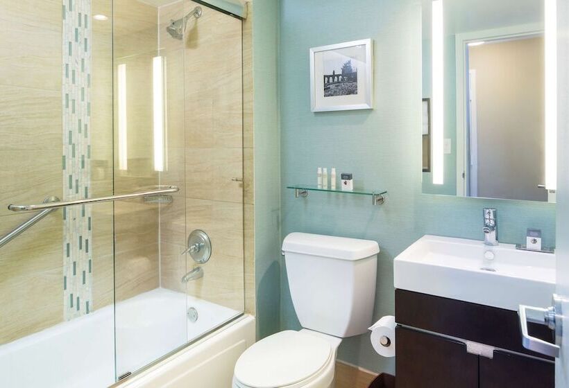 غرفه قياسيه سريرين مزدوجين, Doubletree By Hilton Hotel Jacksonville Riverfront