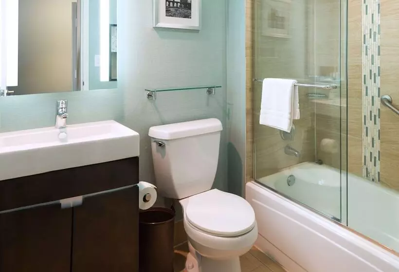 اتاق استاندارد با 2 تخت دوبل, Doubletree By Hilton Hotel Jacksonville Riverfront