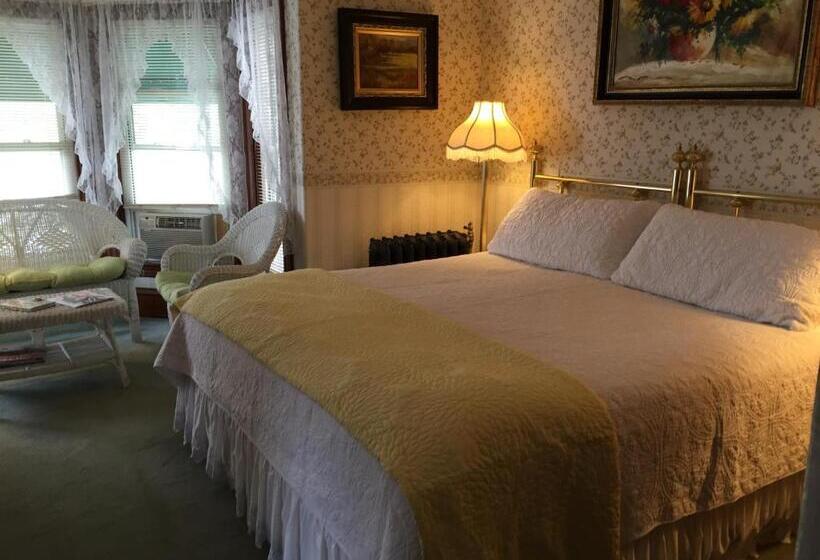 带观景和大床的豪华房间, Harbour Towne Inn On The Waterfront