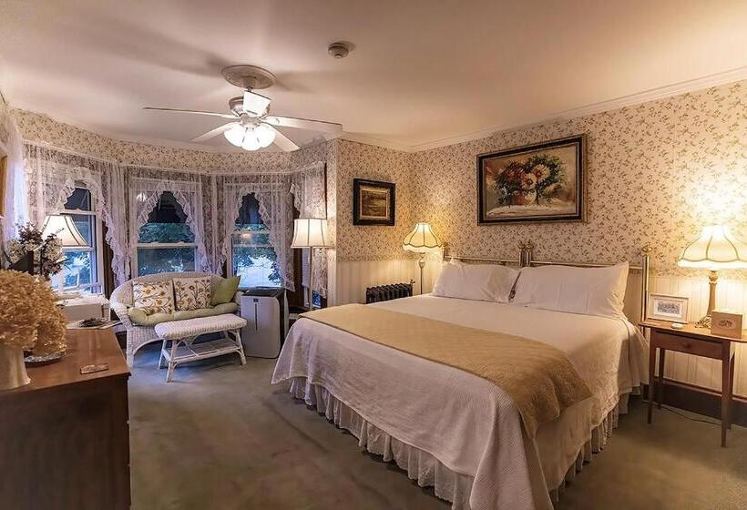 带观景和大床的豪华房间, Harbour Towne Inn On The Waterfront