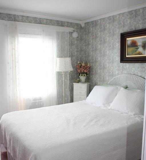 带特大床的标准间, Harbour Towne Inn On The Waterfront