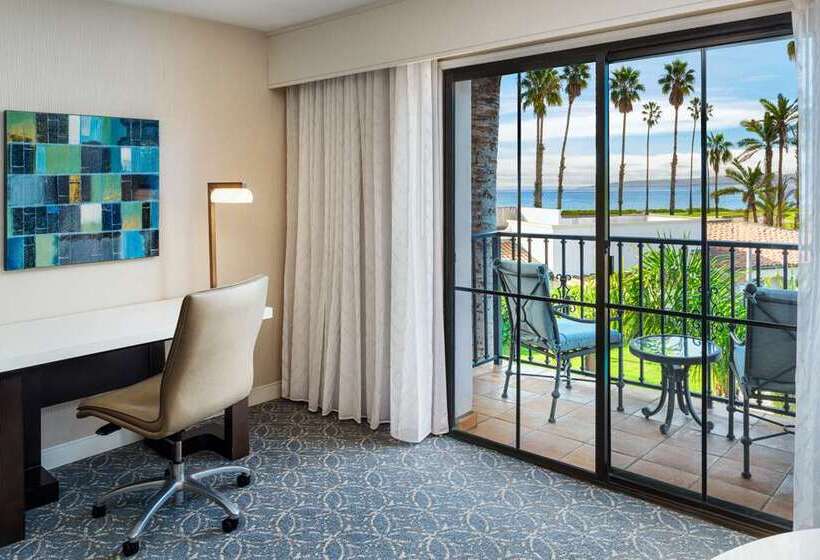 غرفة قياسية سرير كينج لذوى الإحتياجات الخاصة, Hilton Clearwater Beach Resort & Spa
