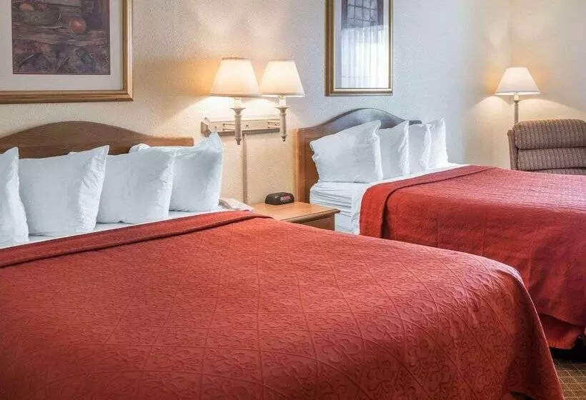 ２ダブルベッドのスタンダードルーム, Quality Inn & Suites Monroe