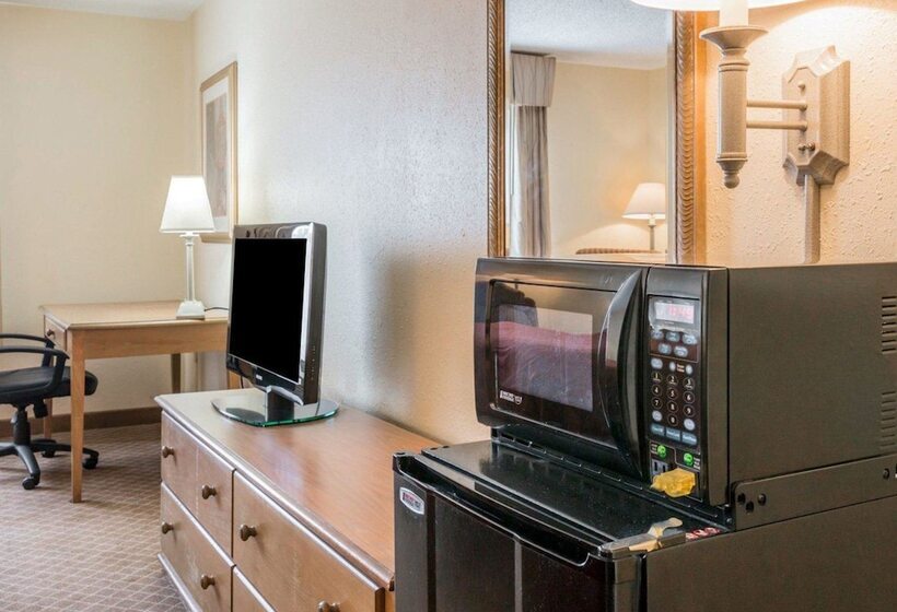 غرفه قياسيه سريرين مزدوجين, Quality Inn & Suites