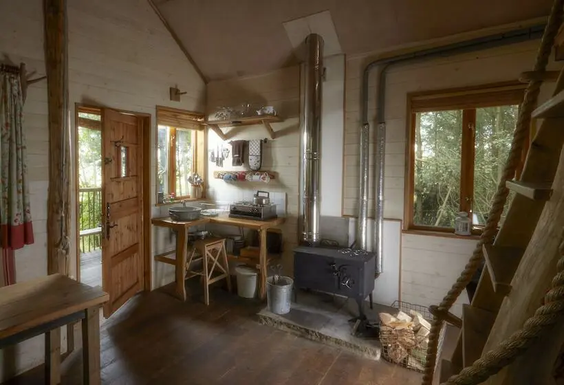 1ベッドルームハウス, Swinton Bivouac