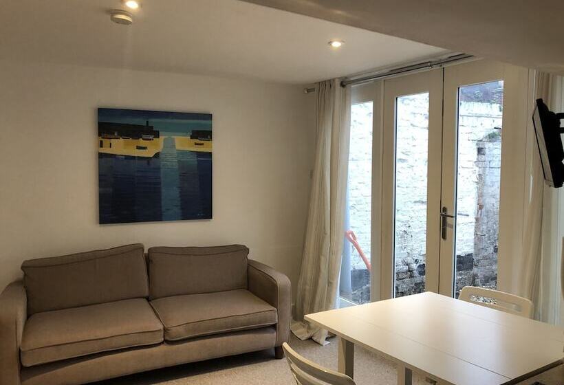 スーペリアールーム, Bell Cottage