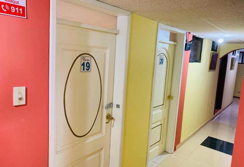 غرفة قياسية رباعية, Hostal Rosita Latacunga