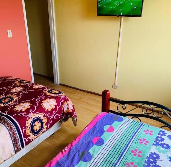 غرفة قياسية رباعية, Hostal Rosita Latacunga