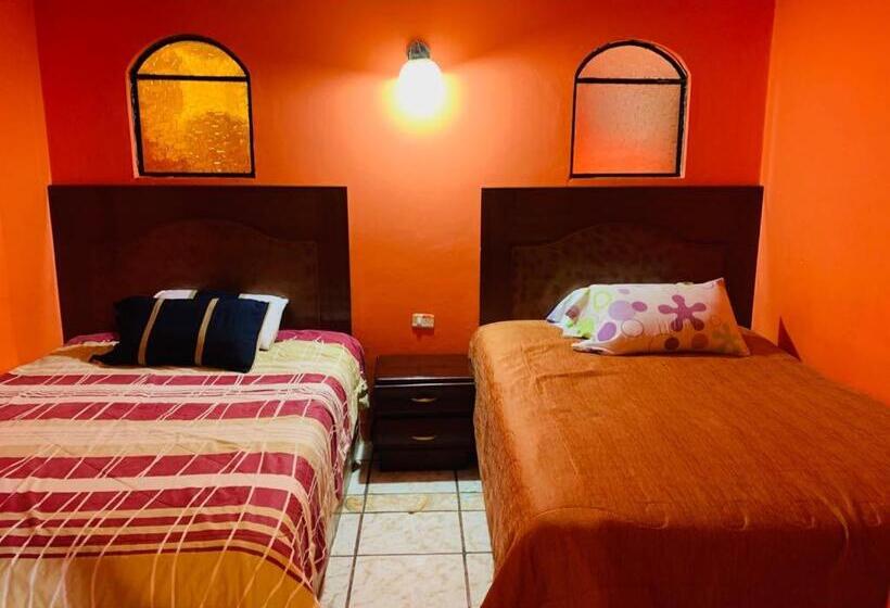 اتاق استاندارد چهار تخته, Hostal Rosita Latacunga
