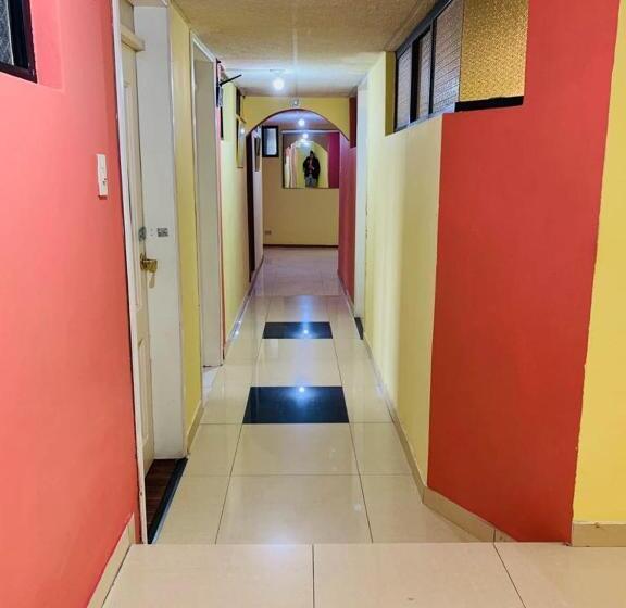 اتاق استاندارد چهار تخته, Hostal Rosita Latacunga