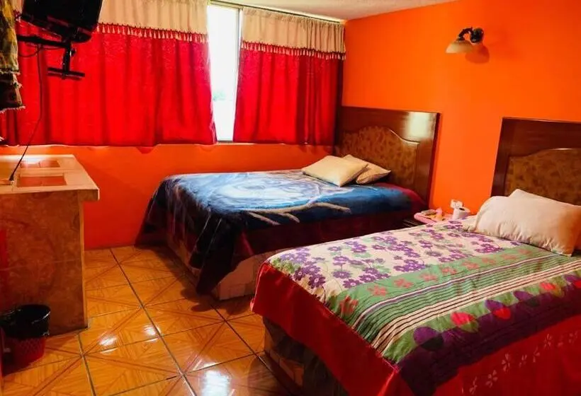 ベーシックトリプルルーム, Hostal Rosita Latacunga