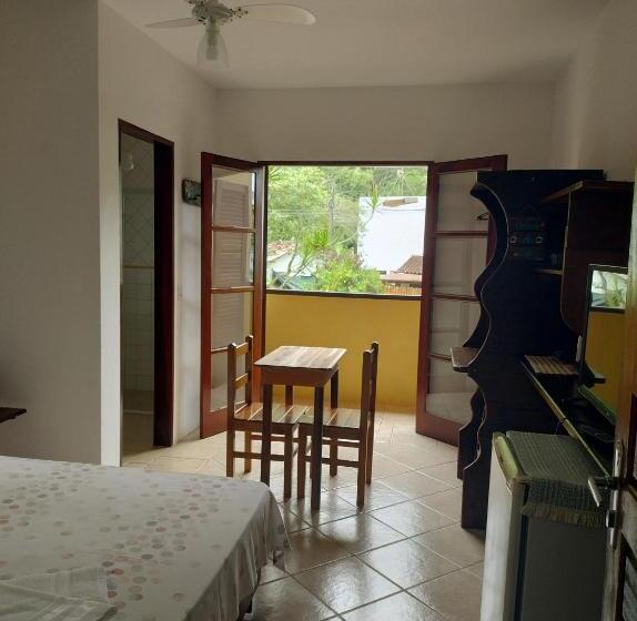 اتاق استاندارد با بالکن و چشم‌انداز دریا, Suites Brilho Do Sol