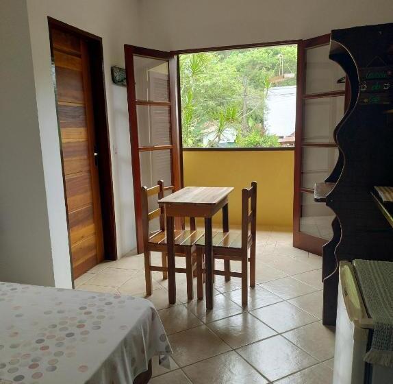 اتاق استاندارد با بالکن و چشم‌انداز دریا, Suites Brilho Do Sol