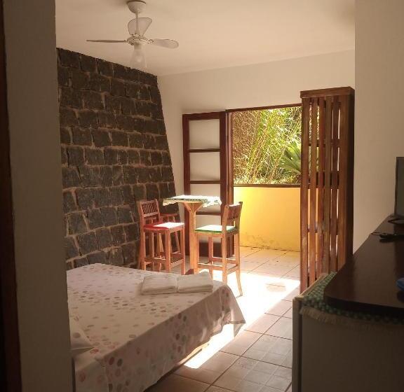 اتاق استاندارد با چشم‌انداز دریا, Suites Brilho Do Sol