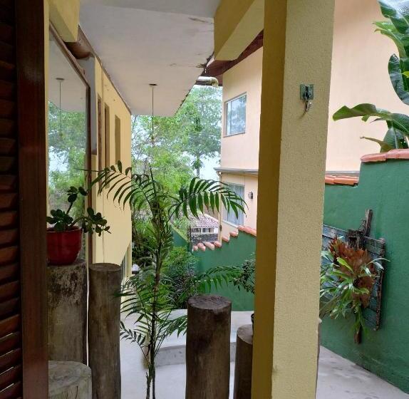 اتاق استاندارد با چشم‌انداز باغ, Suites Brilho Do Sol