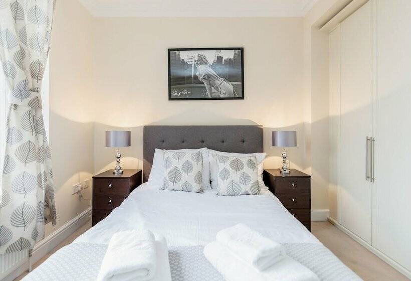 דירת נוחות 2 חדרים, Spectacular Strand Two Bed Apartment