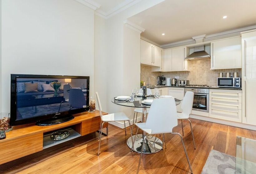 Апартаменты Comfort 2 Спальни, Spectacular Strand Two Bed Apartment
