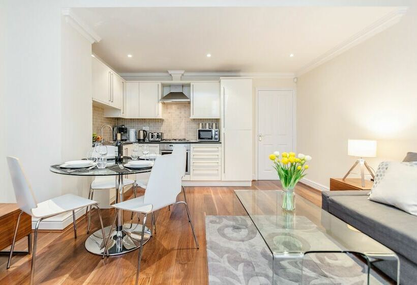 Апартаменты Comfort 2 Спальни, Spectacular Strand Two Bed Apartment