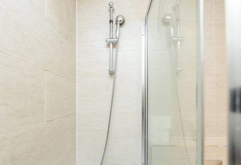 דירת נוחות 2 חדרים, Spectacular Strand Two Bed Apartment