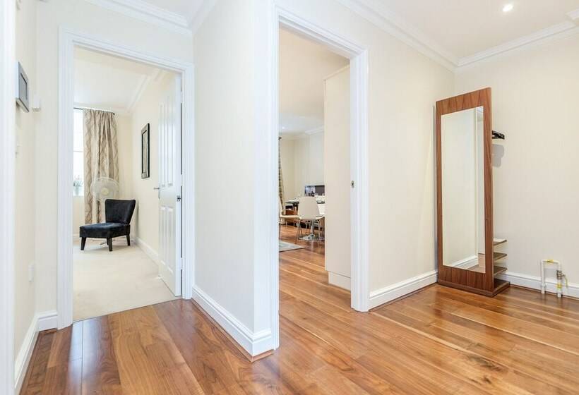 Апартаменты Comfort 2 Спальни, Spectacular Strand Two Bed Apartment