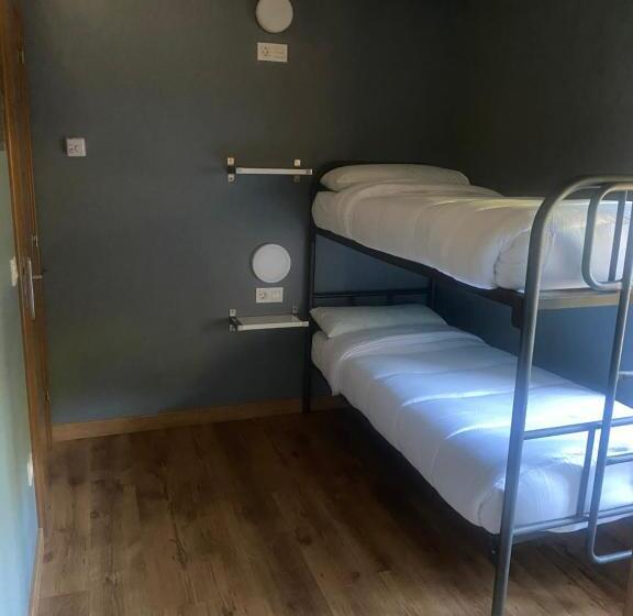 غرفة قياسية, Albergue De Arrojo