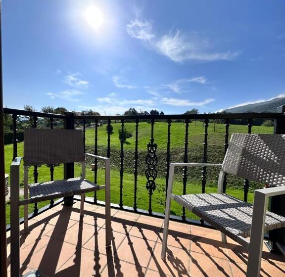 إستوديو قياسى, Apartamentos Rurales Sobremazas