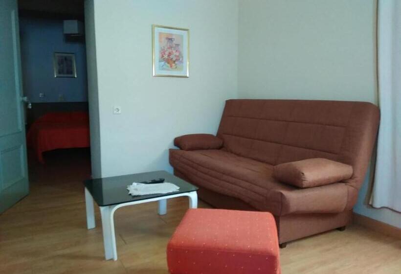 Quarto Quádruplo Estandar, Hostal Restaurante Milenium