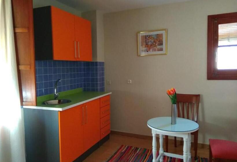 Четырехместный Номер Стандарт, Hostal Restaurante Milenium