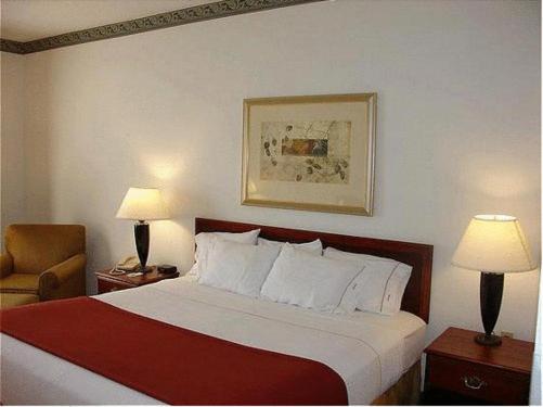 غرفة قياسية سرير كينج, Baymont By Wyndham Madisonville