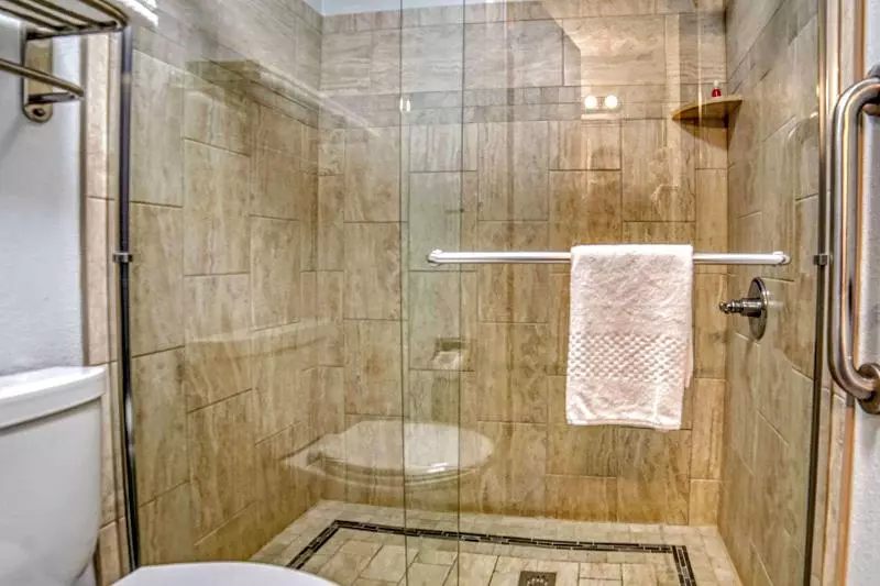 اتاق استاندارد با تخت بزرگ, Econo Lodge Raleigh Near Walnut Creek Amphitheatre