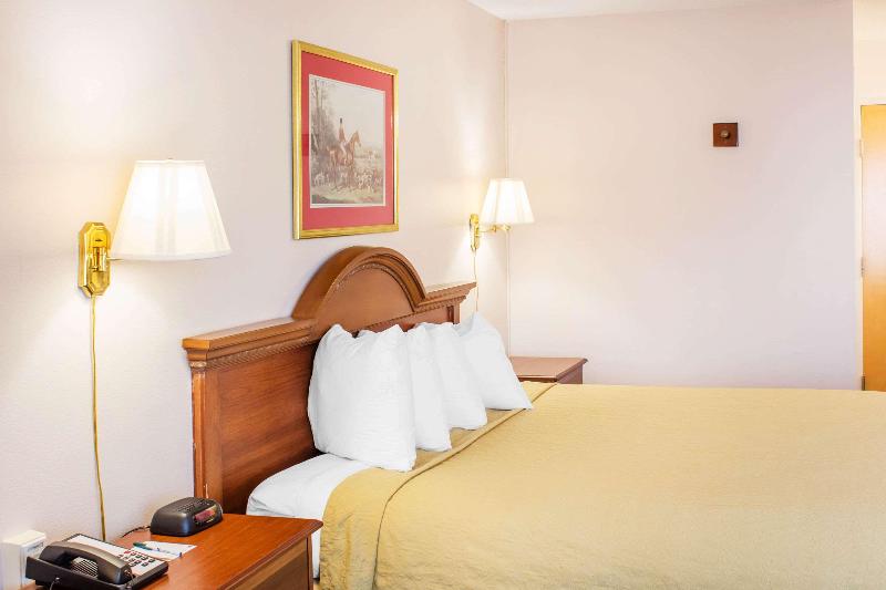 اتاق استاندارد با تخت بزرگ, Econo Lodge Raleigh Near Walnut Creek Amphitheatre