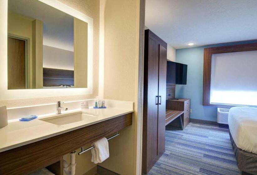 适合残疾人士使用的带超级大床的标准间, Holiday Inn Express & Suites North Platte, An Ihg