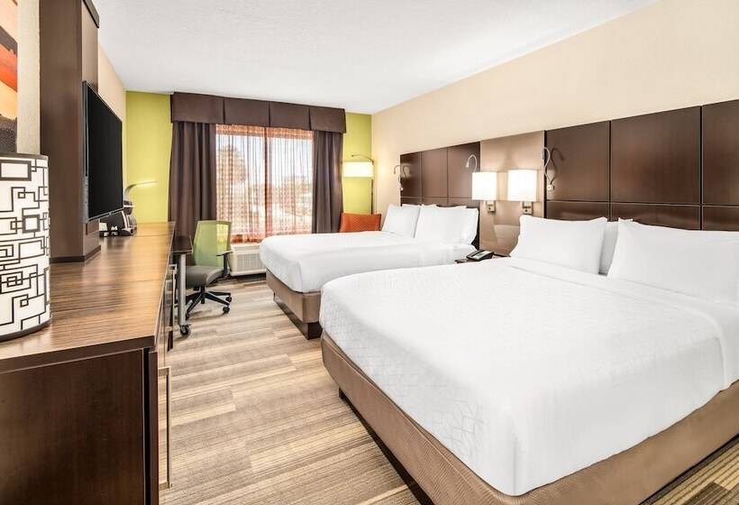 带2个双人床的标准工作室, Holiday Inn Express Cruise Airport, An Ihg