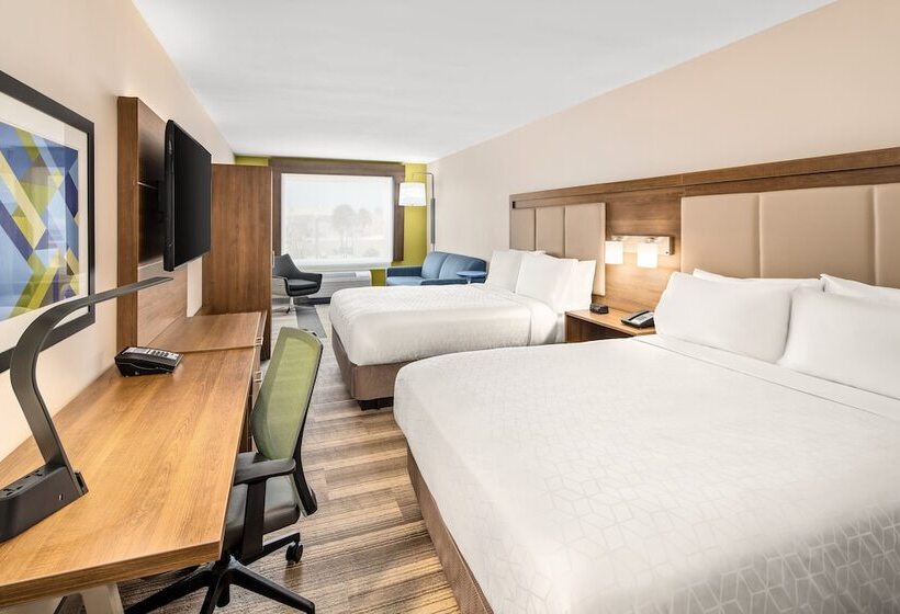 ２ダブルベッドのスタンダードルーム, Holiday Inn Express Cruise Airport, An Ihg